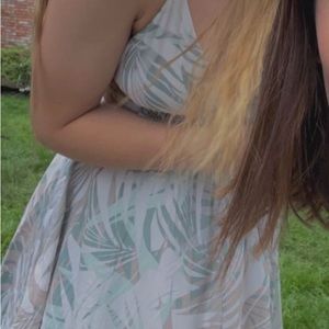 Super cute floral Windsor dress